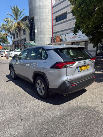 טויוטה RAV4