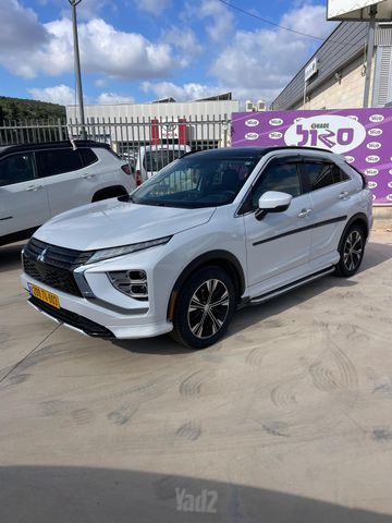 אקליפס קרוס 4X2 Premium אוט׳ בנזין 1.5 (152 כ״ס)