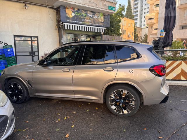 ב מ וו iX3