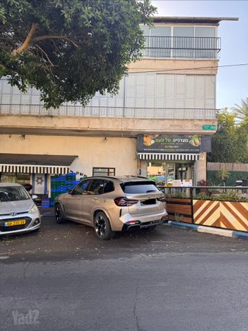 ב מ וו iX3