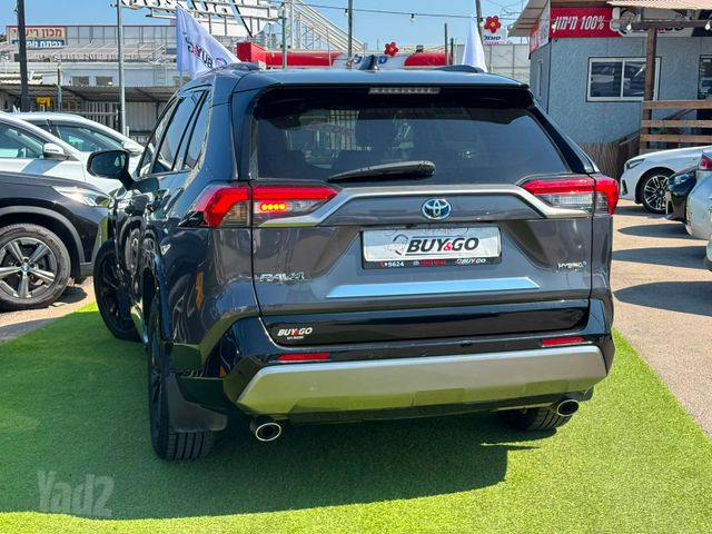 טויוטה RAV4
