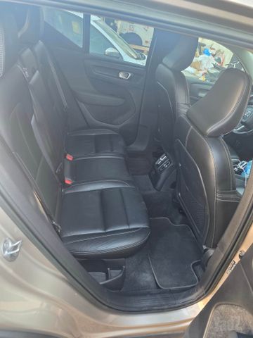 וולוו XC40