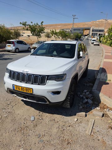 מודעת רכב ג'יפ גרנד צ'ירוקי