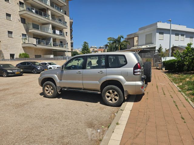 מודעת רכב טויוטה לנד קרוזר