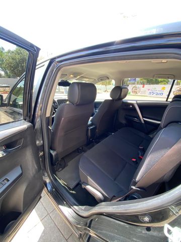 טויוטה RAV4