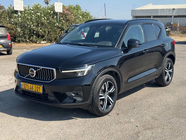מודעת רכב וולוו XC40