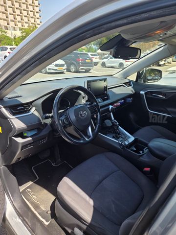 טויוטה RAV4