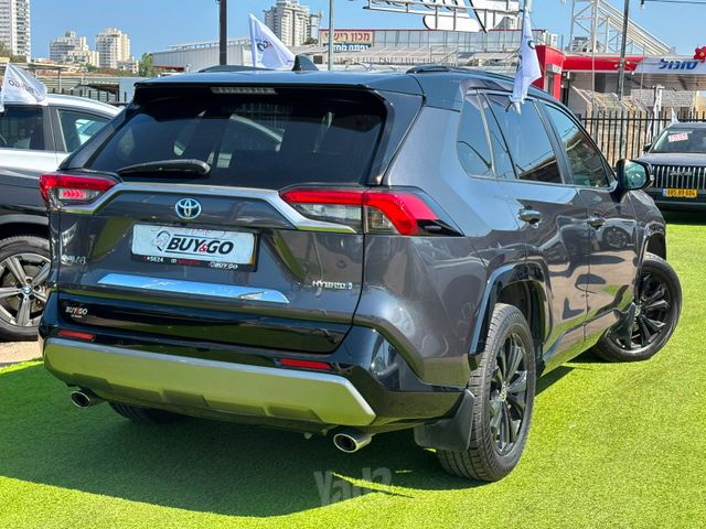 טויוטה RAV4