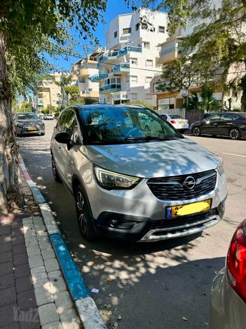 אופל קרוסלנד X