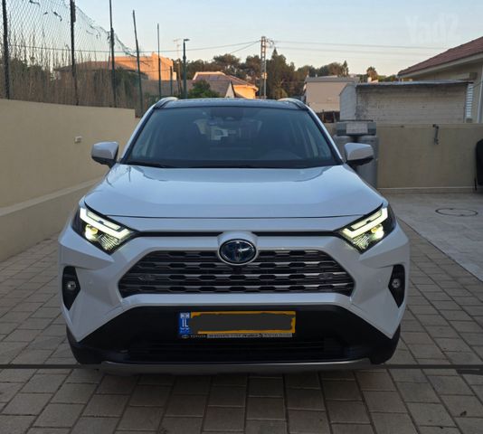 טויוטה RAV4