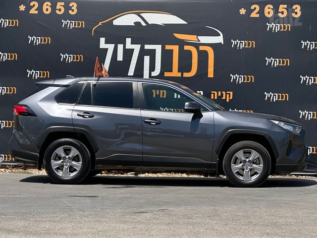טויוטה RAV4
