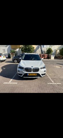 ב מ וו X1