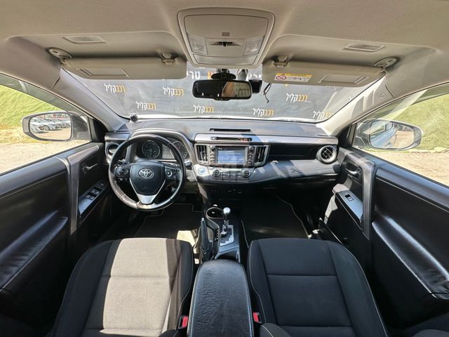 טויוטה RAV4