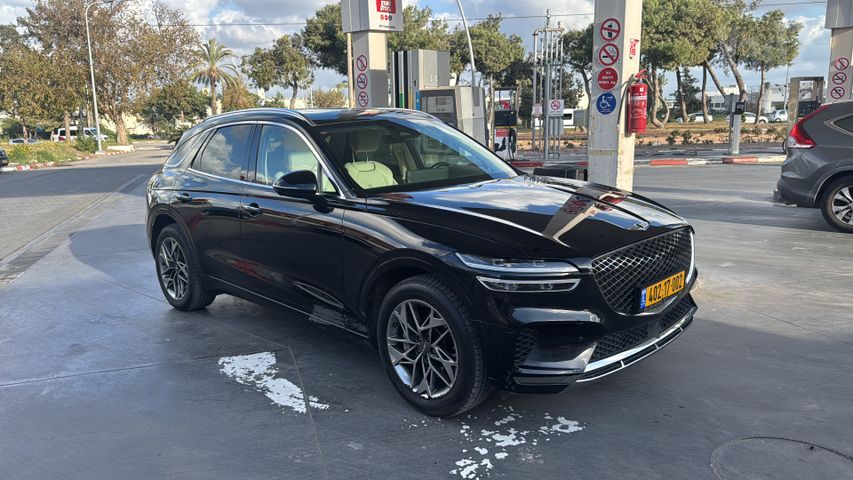 מודעת רכב ג'נסיס GV70