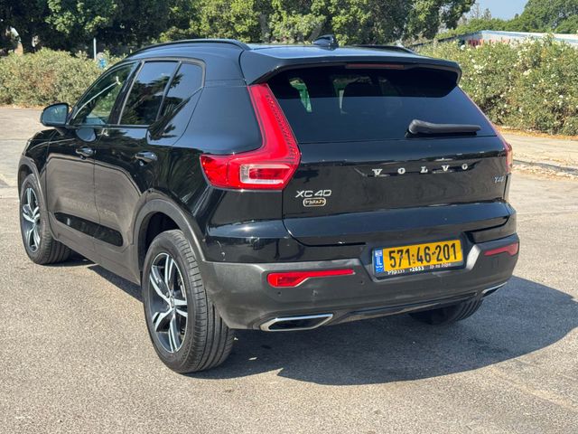 וולוו XC40