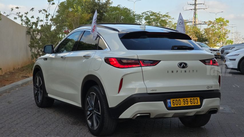אינפיניטי QX55