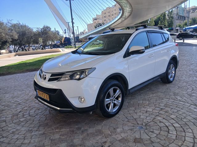 מודעת רכב טויוטה RAV4