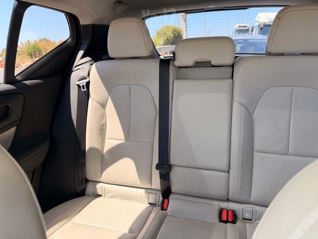 וולוו XC40