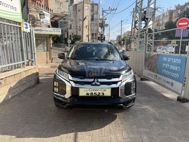 מודעת רכב מיצובישי ASX