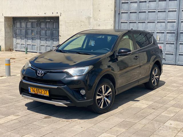 טויוטה RAV4
