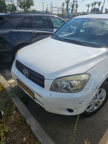 מודעת רכב טויוטה RAV4