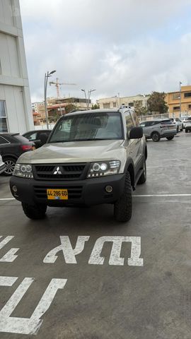 מיצובישי פג'רו