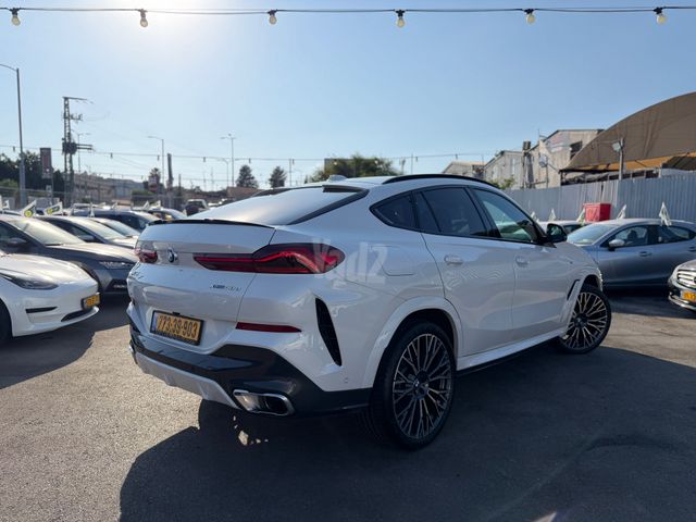 ב מ וו X6