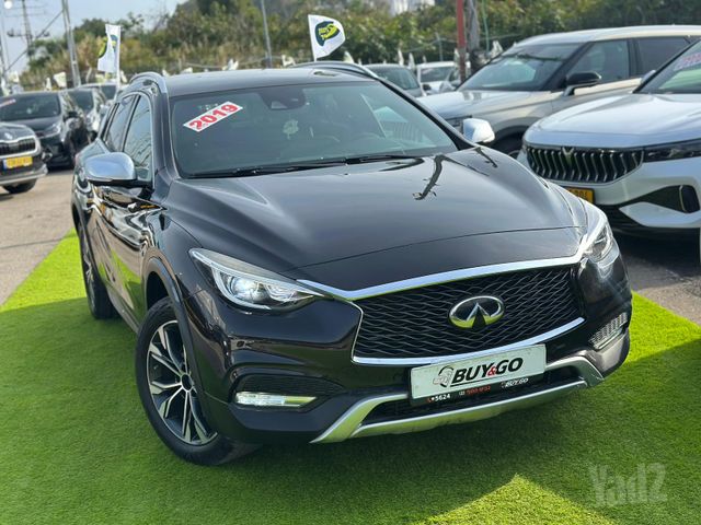אינפיניטי QX30