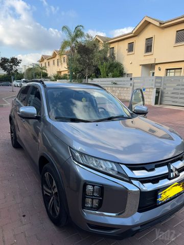 מודעת רכב מיצובישי ASX