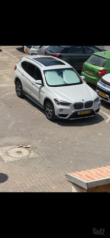 ב מ וו X1