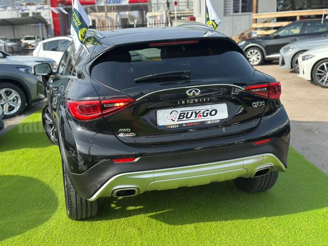אינפיניטי QX30