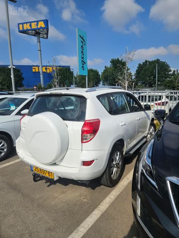 טויוטה RAV4