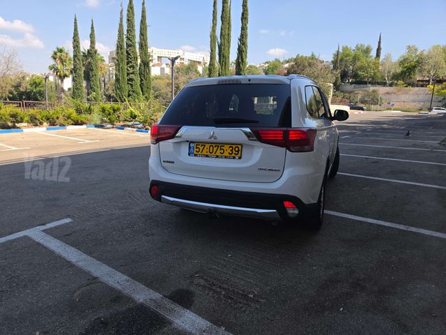 מיצובישי אאוטלנדר