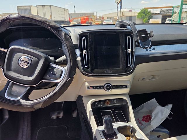 וולוו XC40