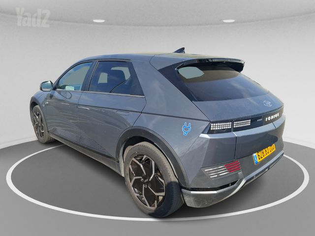 יונדאי איוניק 5