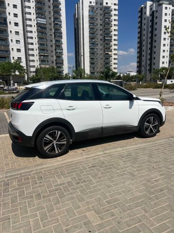 פיג'ו 3008