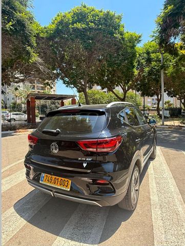 אם ג'י ZS