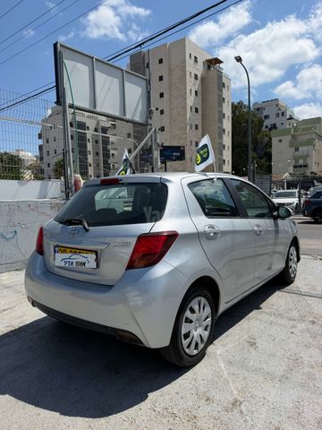 טויוטה יאריס