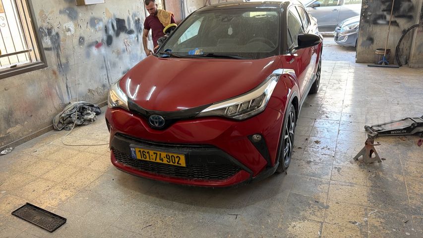 מודעת רכב טויוטה C-HR