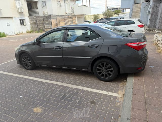 טויוטה קורולה