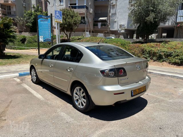 מאזדה 3