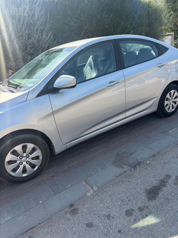 יונדאי אקסנט i25