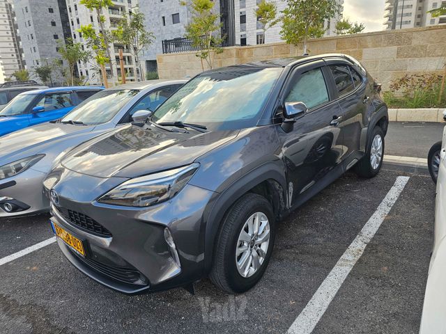 טויוטה יאריס קרוס