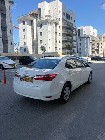 טויוטה קורולה