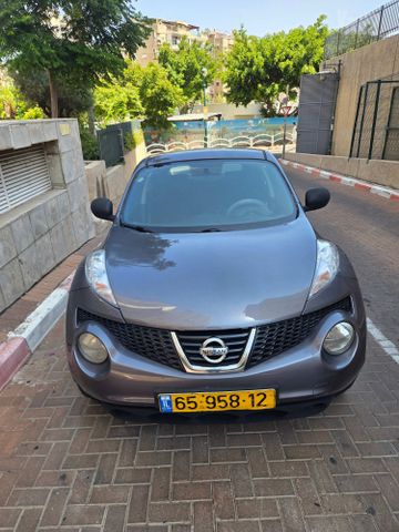 ניסאן ג'וק