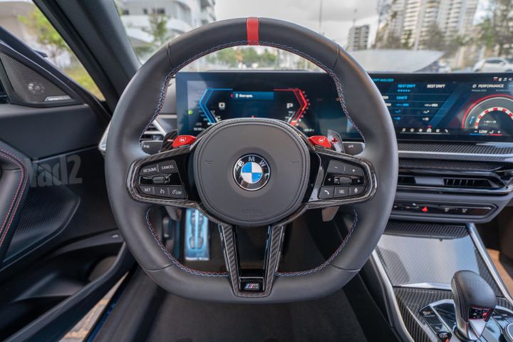 ב מ וו M2