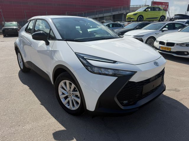 מודעת רכב טויוטה C-HR