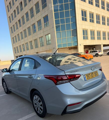 יונדאי אקסנט i25