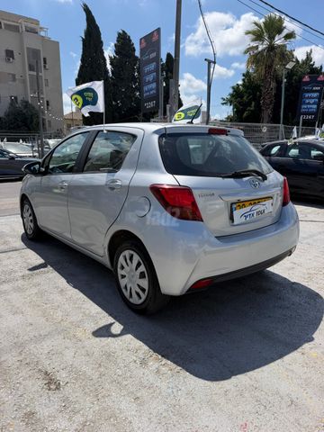 טויוטה יאריס