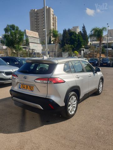 טויוטה קורולה קרוס